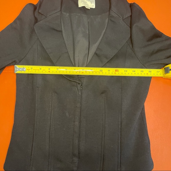Elizabeth and James Blazer Size 10 - Picture 7 of 9